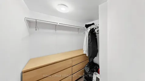 2526 Kingsberry Crescent Mississauga ON L5B 2K5