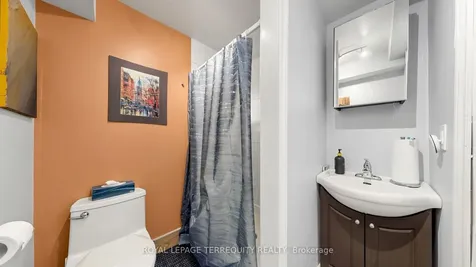 2526 Kingsberry Crescent Mississauga ON L5B 2K5
