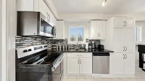 2526 Kingsberry Crescent Mississauga ON L5B 2K5