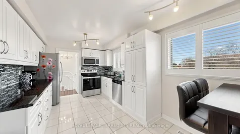 2526 Kingsberry Crescent Mississauga ON L5B 2K5