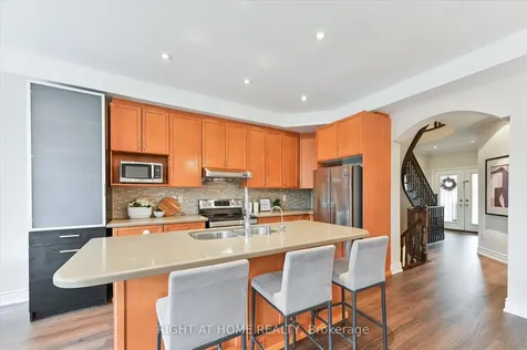 1182 Woodington Lane Oakville ON L6H 7V1