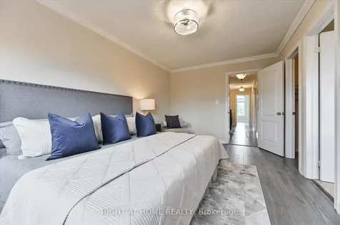 1182 Woodington Lane Oakville ON L6H 7V1