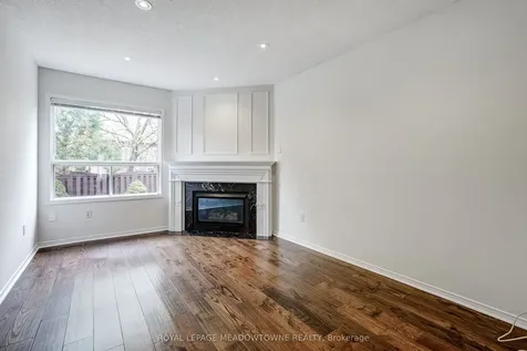 6124 Clover Ridge Crescent Mississauga ON L5N 7B2