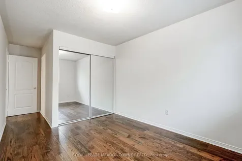 6124 Clover Ridge Crescent Mississauga ON L5N 7B2