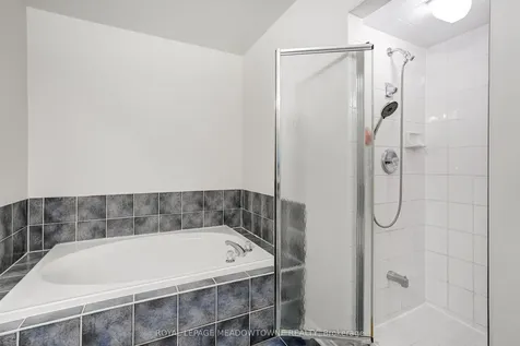 6124 Clover Ridge Crescent Mississauga ON L5N 7B2