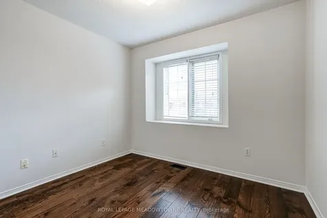 6124 Clover Ridge Crescent Mississauga ON L5N 7B2