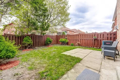 6124 Clover Ridge Crescent Mississauga ON L5N 7B2