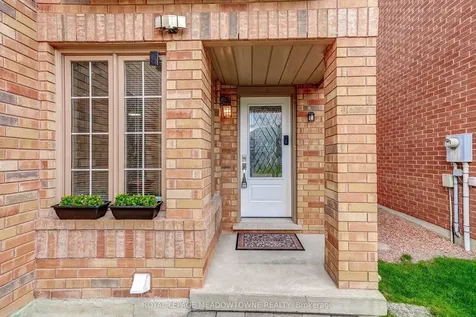 6124 Clover Ridge Crescent Mississauga ON L5N 7B2