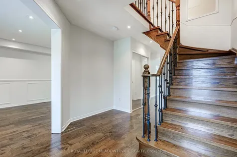 6124 Clover Ridge Crescent Mississauga ON L5N 7B2
