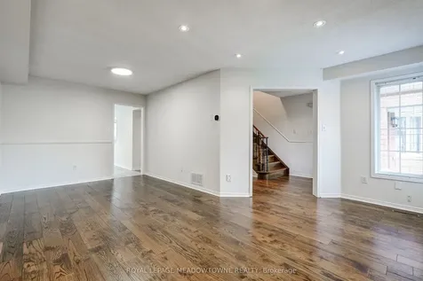 6124 Clover Ridge Crescent Mississauga ON L5N 7B2