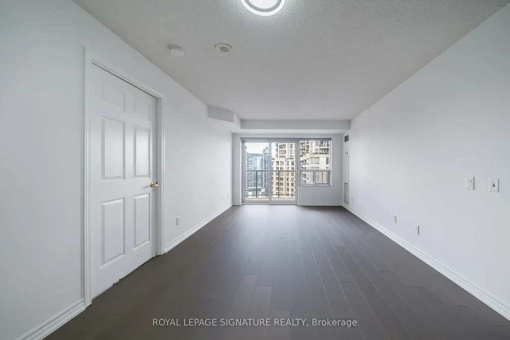 25 Kingsbridge Garden Circle Mississauga ON L5R 4B1