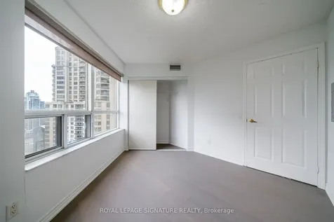 25 Kingsbridge Garden Circle Mississauga ON L5R 4B1