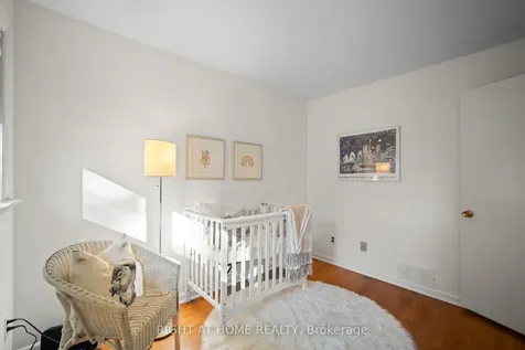20 West Deane Valley Road Toronto ON M9B 3K5
