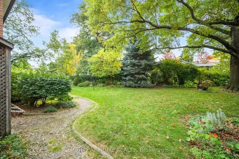 20 West Deane Valley Road Toronto ON M9B 3K5