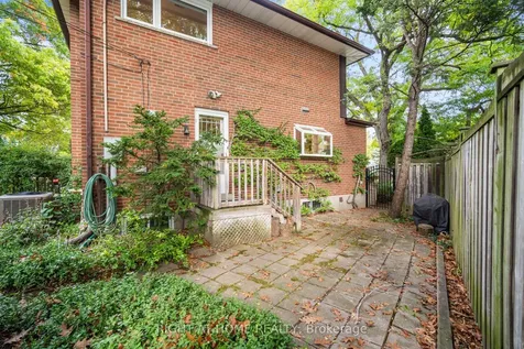 20 West Deane Valley Road Toronto ON M9B 3K5
