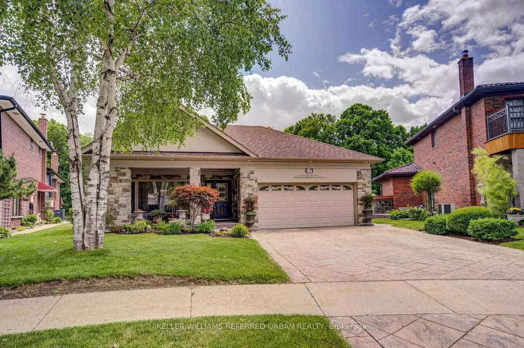 17 Hathor Crescent Toronto ON M9L 1C1