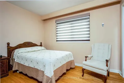 17 Hathor Crescent Toronto ON M9L 1C1