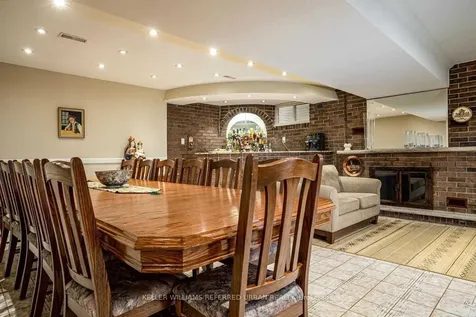 17 Hathor Crescent Toronto ON M9L 1C1
