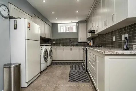 17 Hathor Crescent Toronto ON M9L 1C1