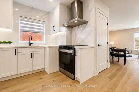 48 Lloyd Manor Road Toronto ON M9B 5H7