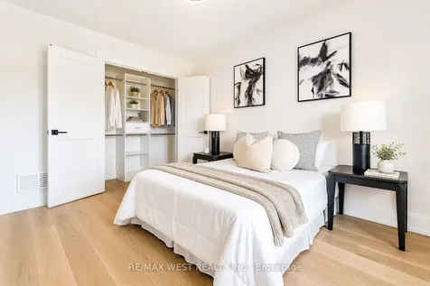 48 Lloyd Manor Road Toronto ON M9B 5H7