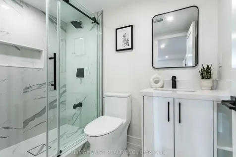 48 Lloyd Manor Road Toronto ON M9B 5H7