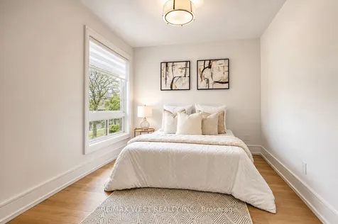 48 Lloyd Manor Road Toronto ON M9B 5H7
