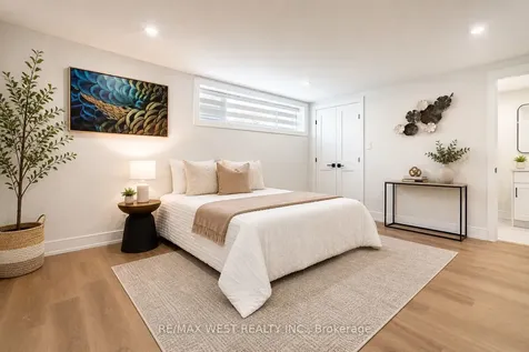 48 Lloyd Manor Road Toronto ON M9B 5H7
