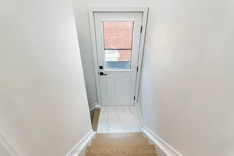 48 Lloyd Manor Road Toronto ON M9B 5H7