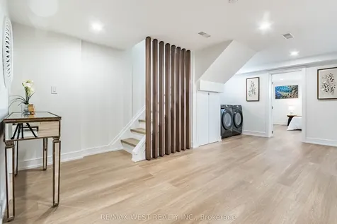 48 Lloyd Manor Road Toronto ON M9B 5H7