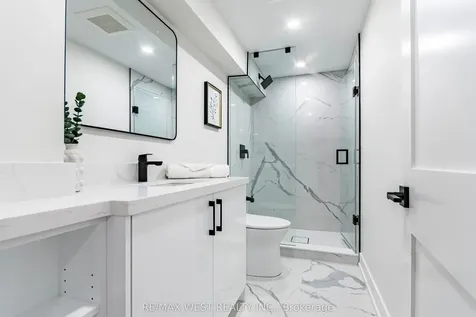 48 Lloyd Manor Road Toronto ON M9B 5H7
