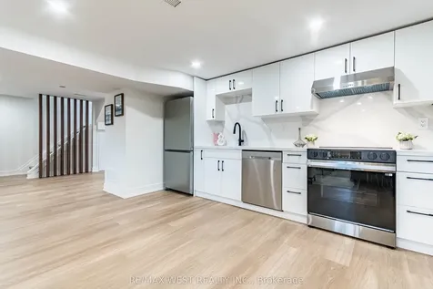48 Lloyd Manor Road Toronto ON M9B 5H7