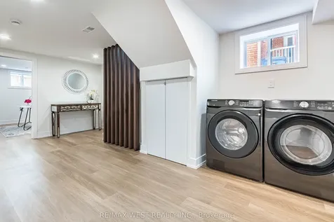 48 Lloyd Manor Road Toronto ON M9B 5H7