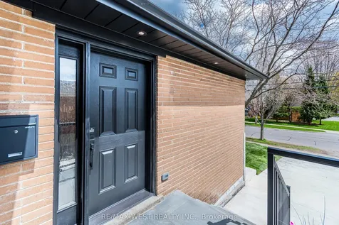 48 Lloyd Manor Road Toronto ON M9B 5H7