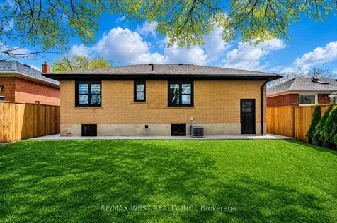 48 Lloyd Manor Road Toronto ON M9B 5H7