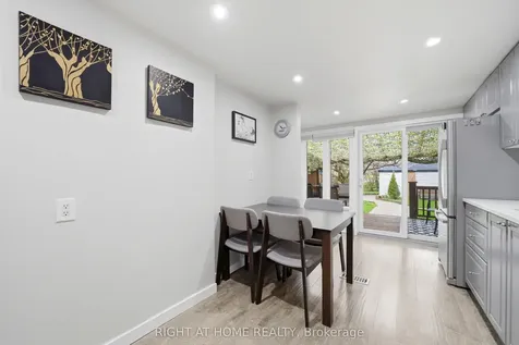 1254 Meredith Avenue Mississauga ON L5E 2E5