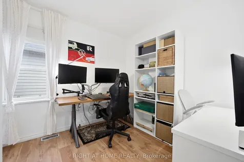 1254 Meredith Avenue Mississauga ON L5E 2E5