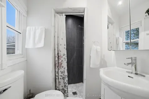 1254 Meredith Avenue Mississauga ON L5E 2E5