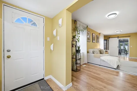1254 Meredith Avenue Mississauga ON L5E 2E5