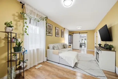 1254 Meredith Avenue Mississauga ON L5E 2E5
