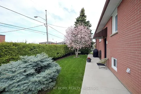 25 Sparrow Avenue Toronto ON M6A 1L5