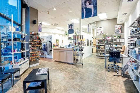 30 Eglinton Avenue W Mississauga ON L5R 3E7