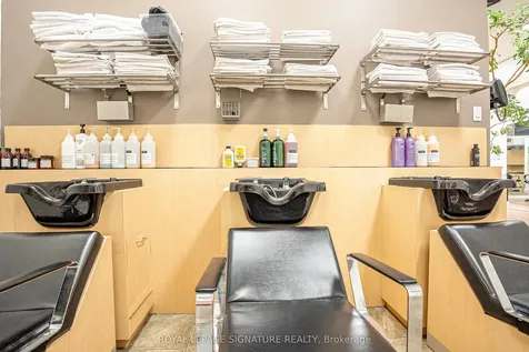30 Eglinton Avenue W Mississauga ON L5R 3E7