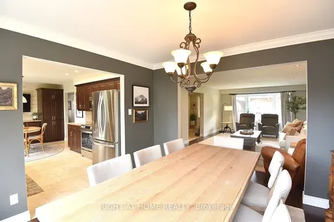 2451 Sinclair Circle Burlington ON L7P 3K9