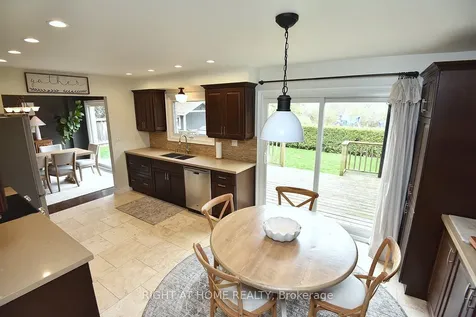 2451 Sinclair Circle Burlington ON L7P 3K9
