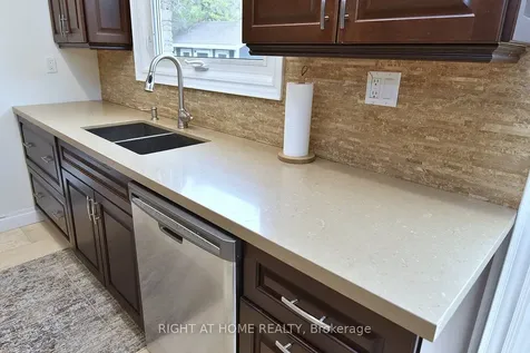 2451 Sinclair Circle Burlington ON L7P 3K9