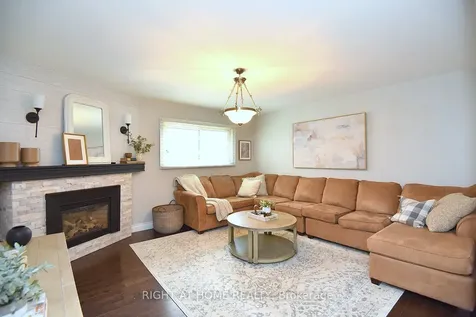 2451 Sinclair Circle Burlington ON L7P 3K9