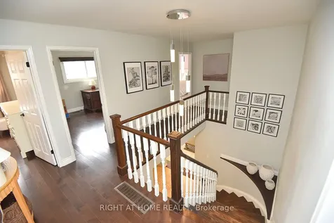2451 Sinclair Circle Burlington ON L7P 3K9