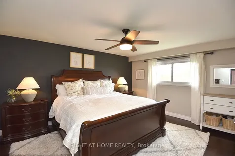 2451 Sinclair Circle Burlington ON L7P 3K9