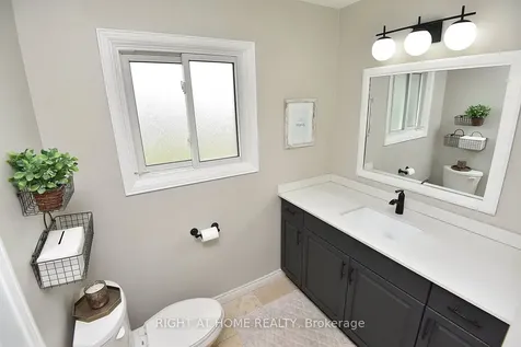 2451 Sinclair Circle Burlington ON L7P 3K9